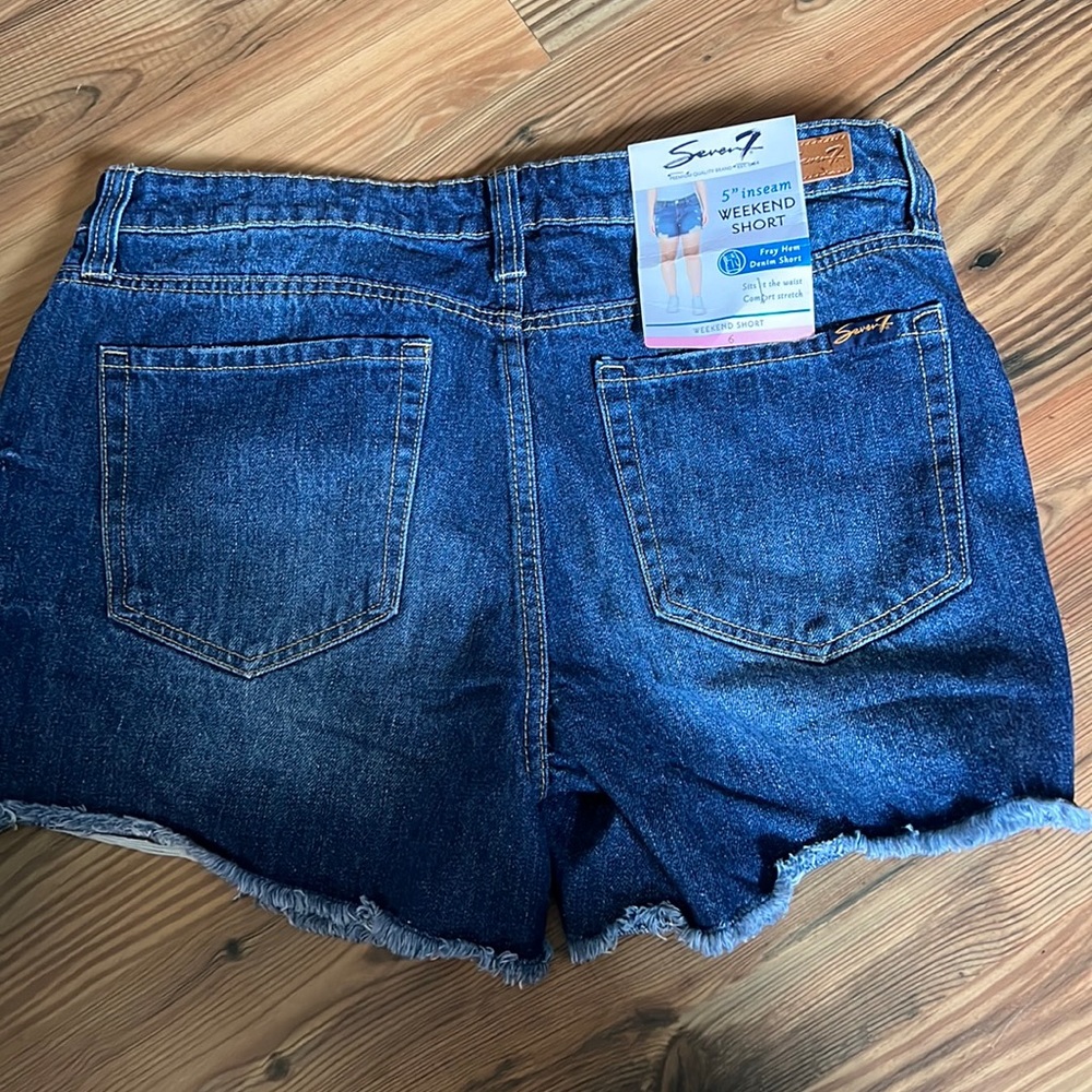 Seven7 5” Inseam Weekend Short size 6 NWT